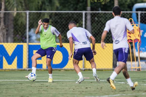 No Cruzeiro, Bruno Rodrigues treina com elenco e encaminha retorno diante do Palmeiras