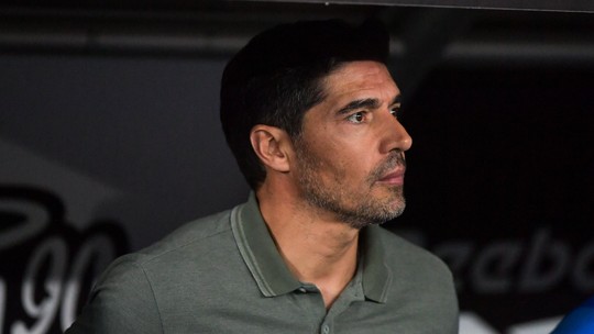 Abel mantém futuro aberto no Palmeiras e comenta acordo com Al-Sadd: "Vocês não me conhecem"