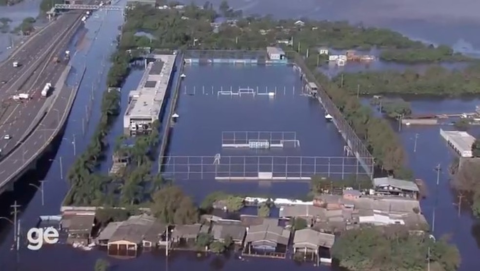 CT do Grêmio continua alagado pelas enchentes — Foto: reprodução/TV Globo