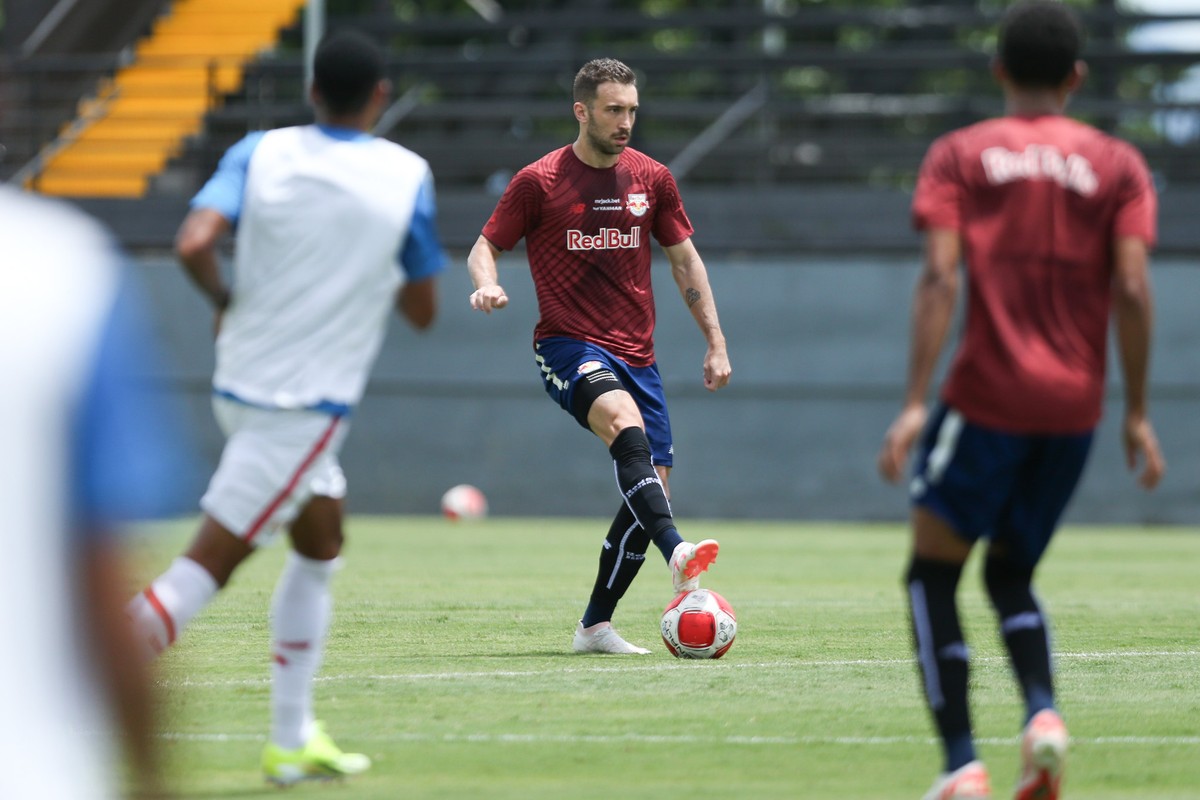 Bragantino deve inscrever Léo Ortiz para a estreia no Paulistão; negociação com Flamengo está estagnada