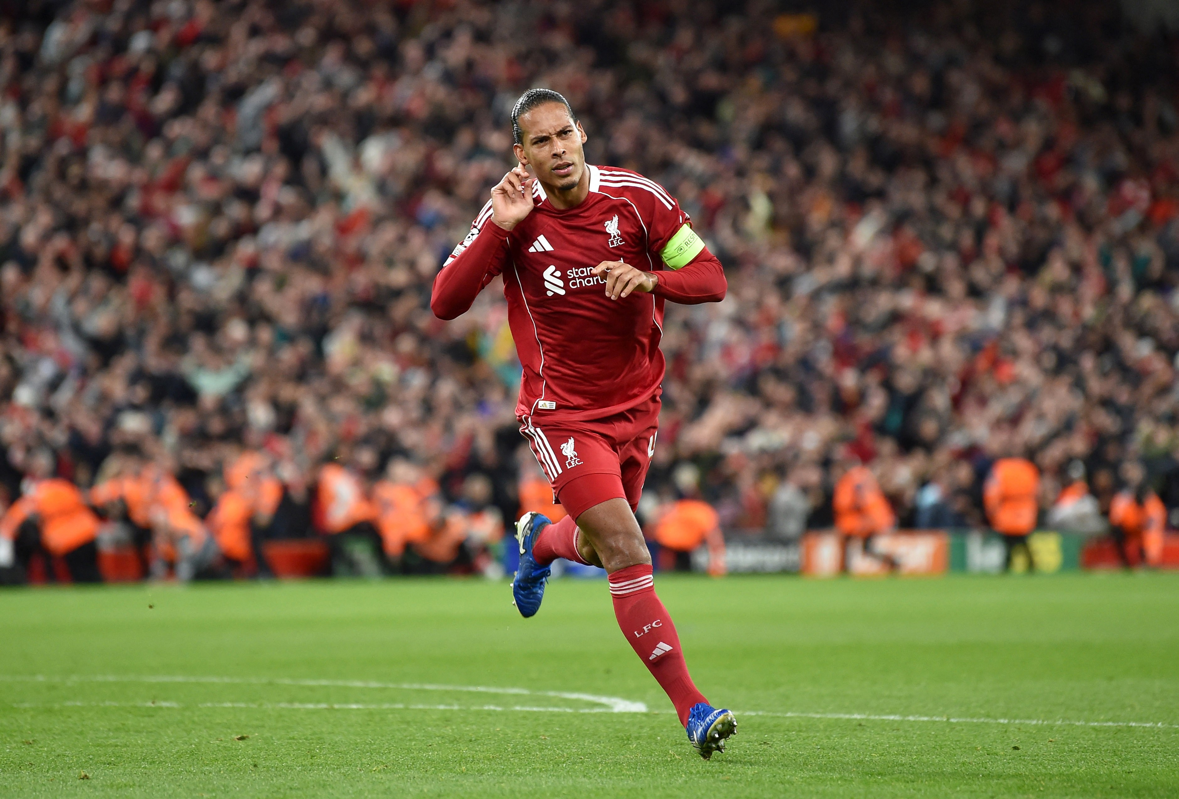 Cartola Campeões: Van Dijk brilha com três assistências e é o