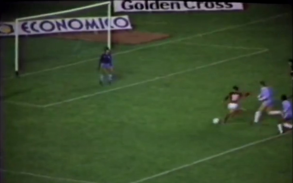 Gol de Edson no Bolívar x Flamengo em 1983