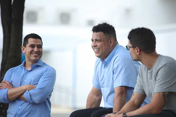 Treino do Cruzeiro conta com Cifuentes e Lucas Romero sob supervisão de Ronaldo.