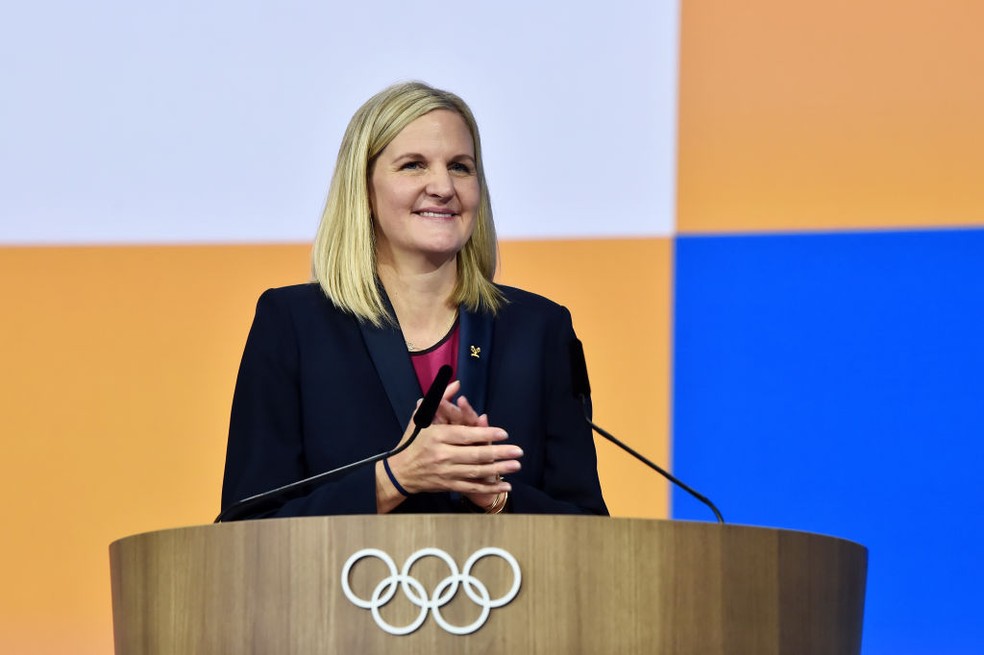 Kirsty Coventry é eleita presidente do COI
