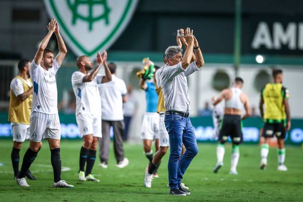 Grêmio persegue melhor campanha e recorde de gols com Renato, mas já tem pior defesa