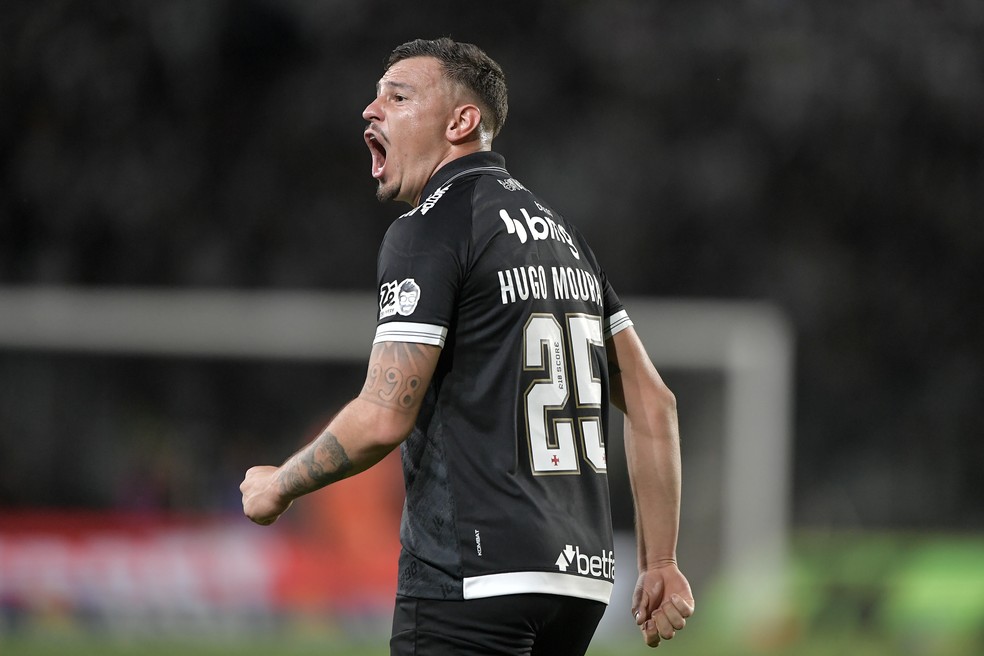 Hugo Moura em ação pelo Vasco no Brasileirão