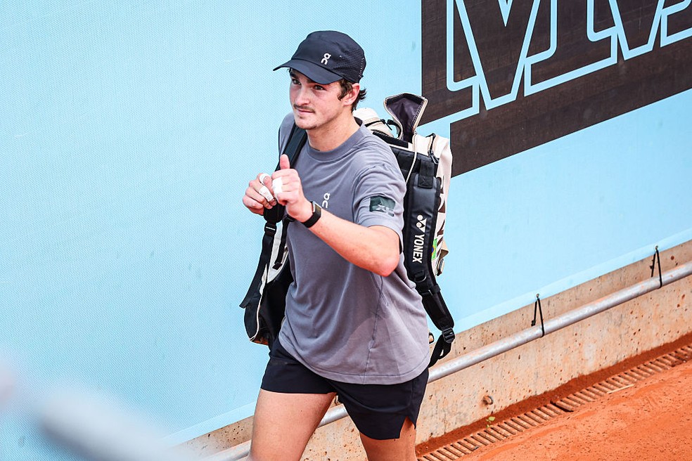 João Fonseca estreia nesta sexta-feira no Masters 1000 de Madri — Foto: Miguel Reis/NurPhoto via Getty Images