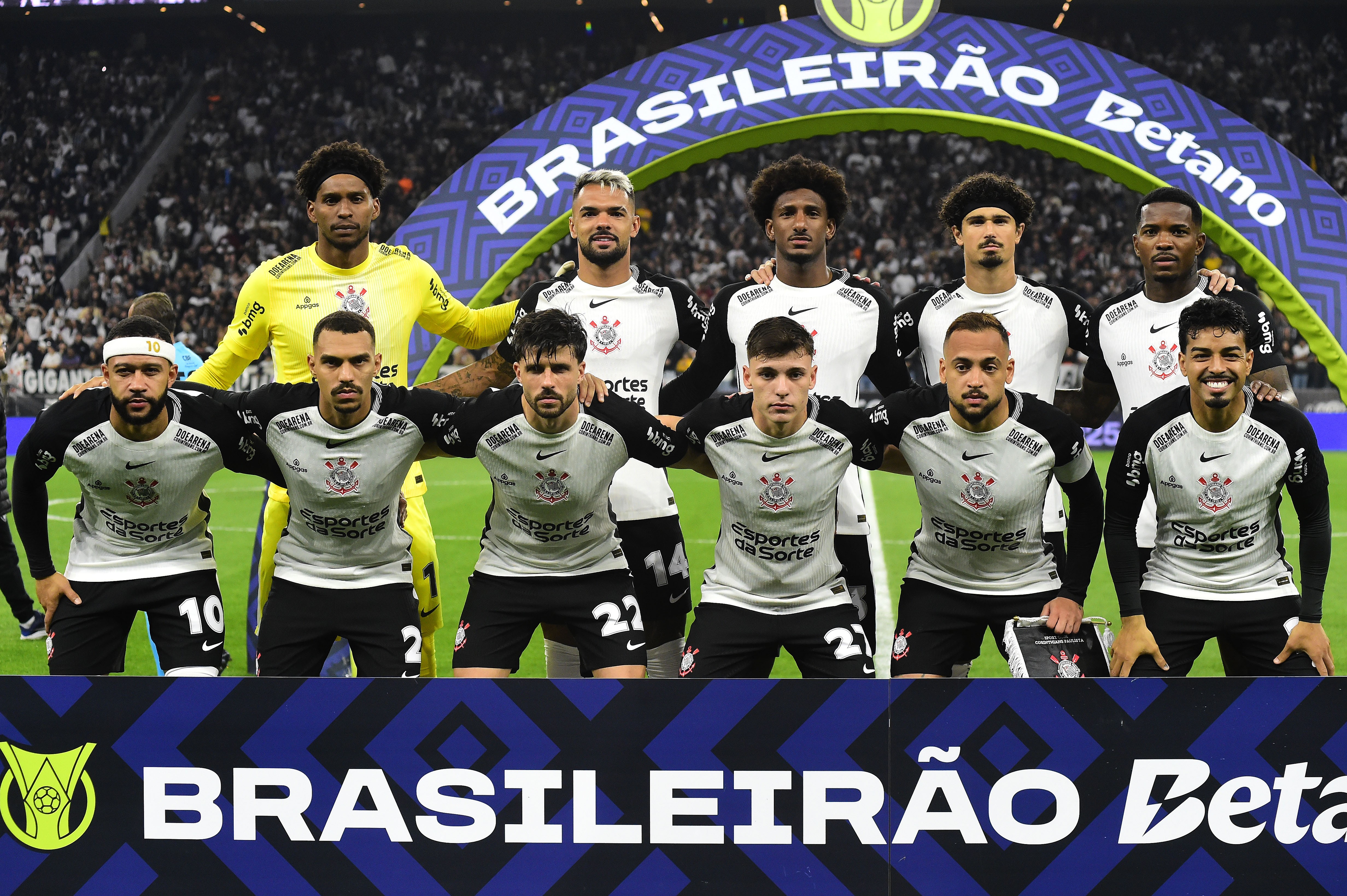 GARRO: O MELHOR EM CAMPO! Desempenho de Garro tem destaque, porém equipe tropeça em casa