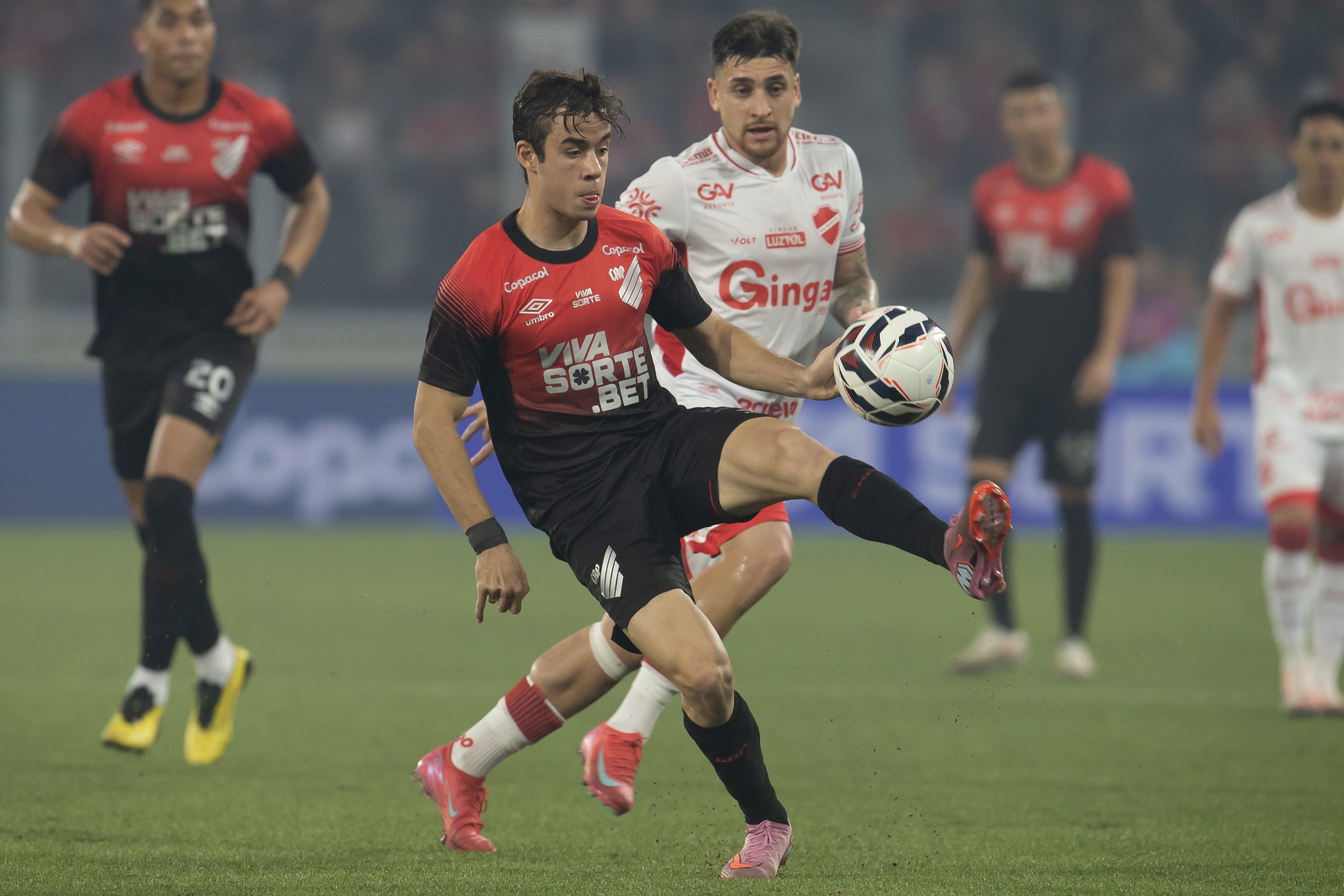 Agenda do Athletico tem Athletiba e reta final da Série B