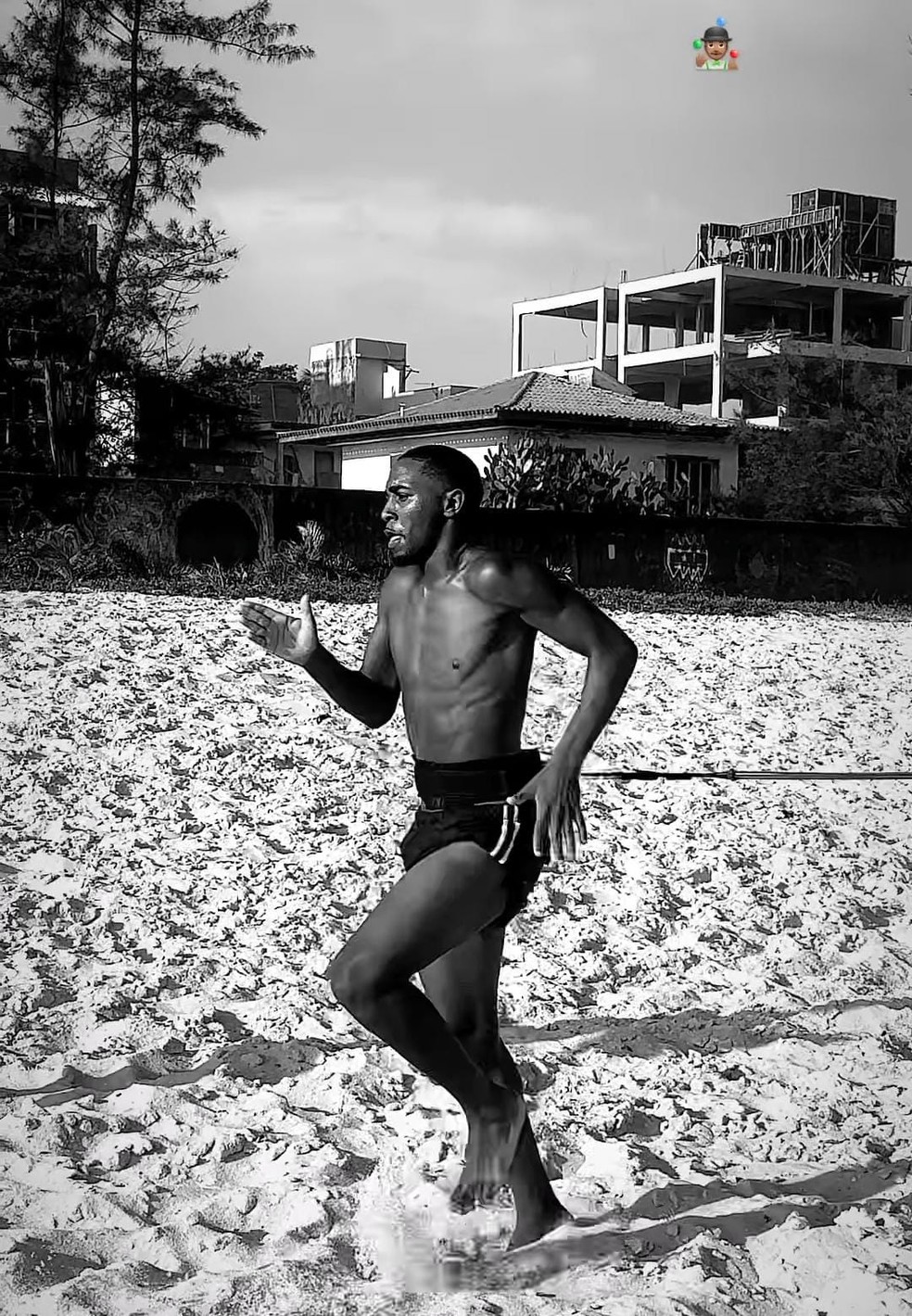 Lorran, do Flamengo, postou treino na praia nas férias — Foto: Reprodução / Instagram