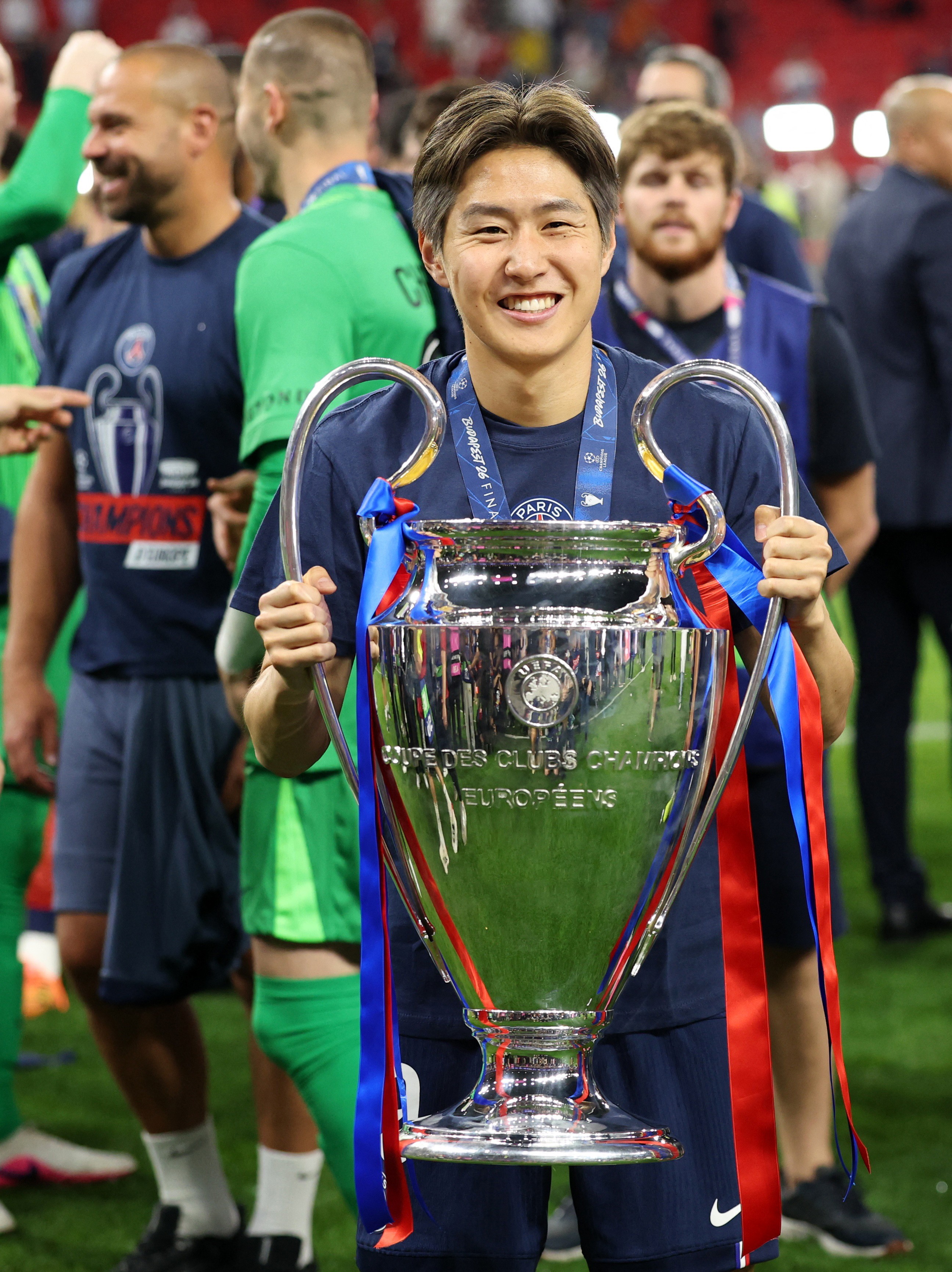 Atlético de Madrid anuncia Lee Kang-In, ex-PSG, em transferência de mais de R$ 200 milhões