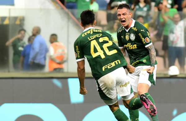 Gols de Aníbal, Veiga e Breno Lopes garantem vitória do Palmeiras; confira as notas.