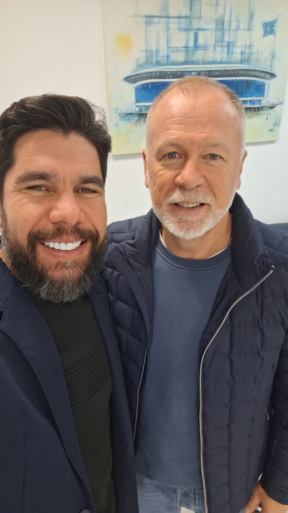 Goleiro Rodolpho e Mano Menezes na visita do ex-goleiro ao técnico do Grêmio em agosto