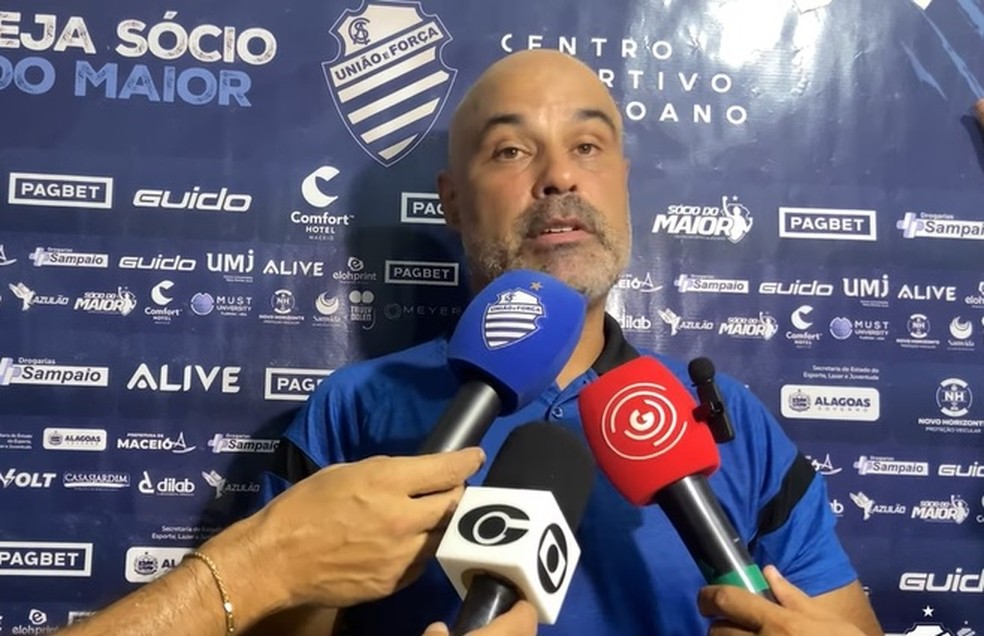 Cristian de Souza diz que CSA sofre com 