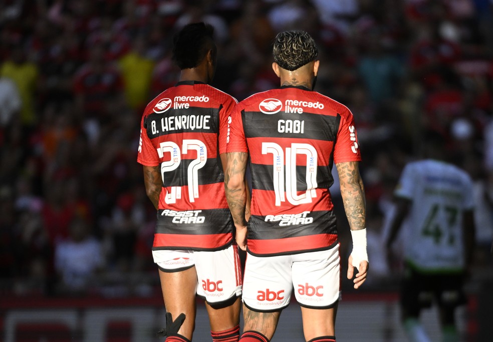 Bruno Henrique e Gabigol em Flamengo x América-MG — Foto: André Durão