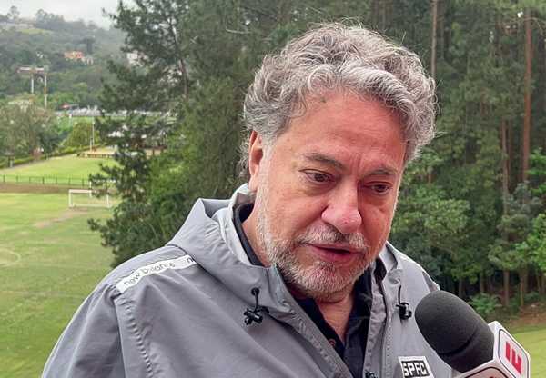 Casares ironiza queixa do Flu sobre regra de acesso em futebol.