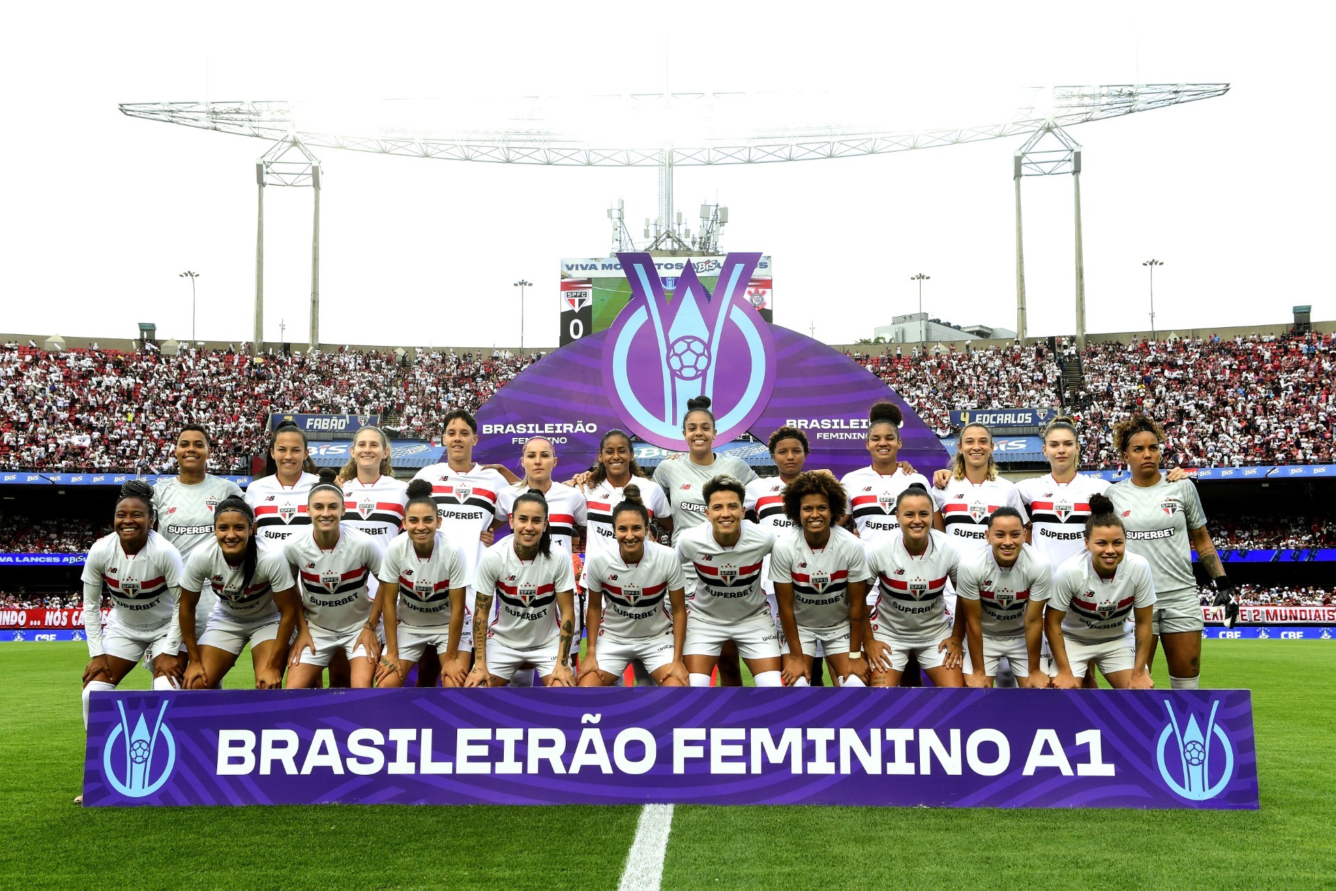 Atuações do São Paulo: Carlinha falha, mas se redime ao pegar pênalti e garante título