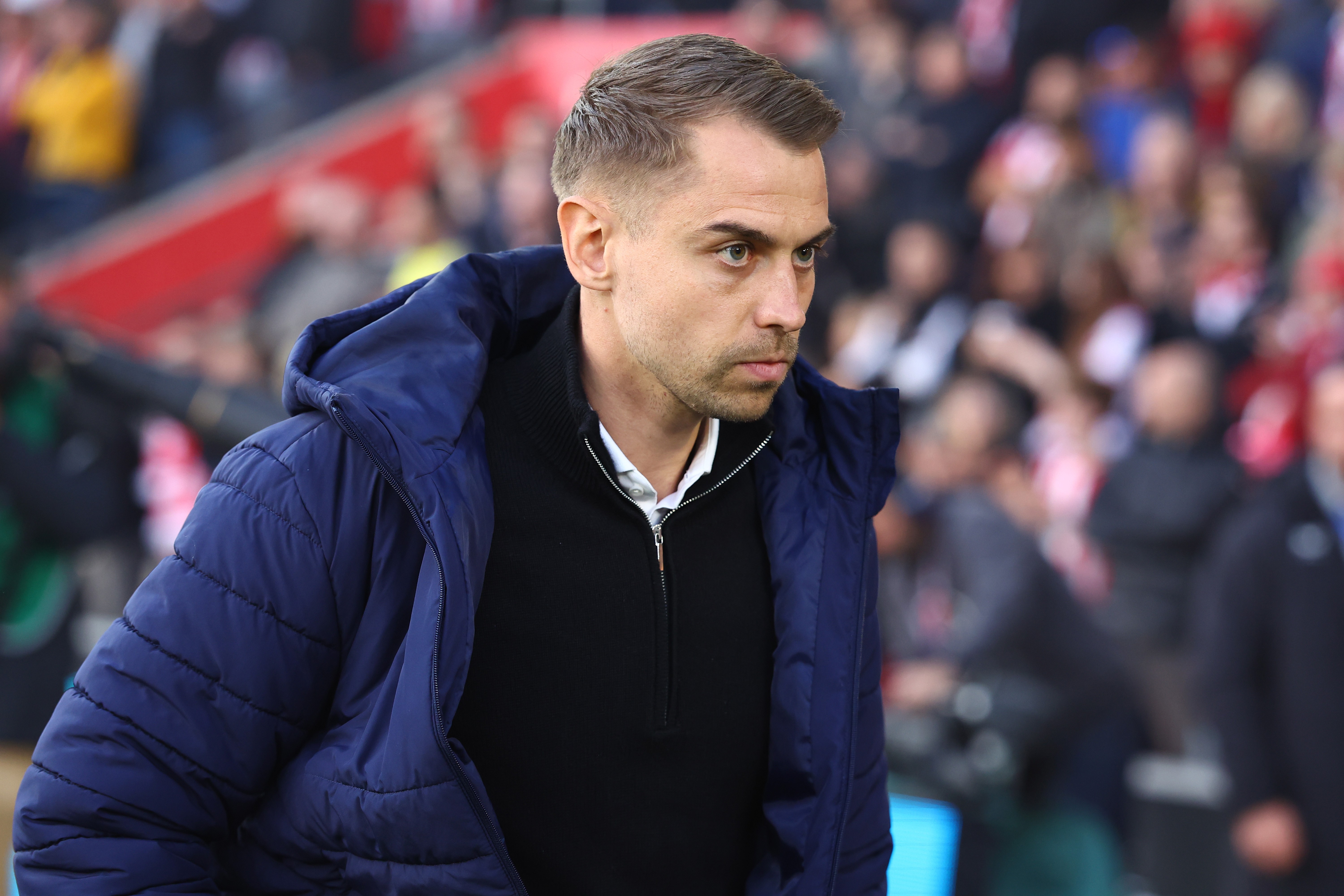 Técnico de clube excluído de playoffs na Inglaterra foi quem determinou espionagem