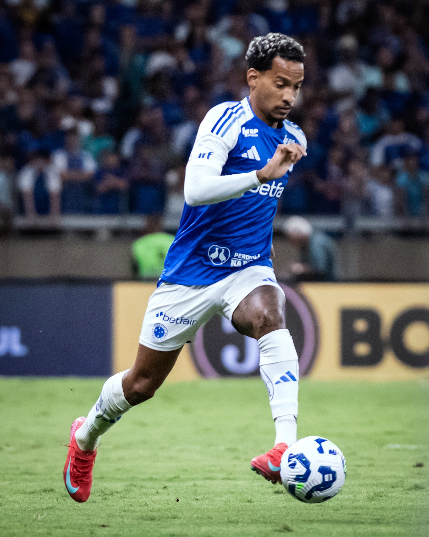 Retorno de Matheus Pereira reforça busca por consistência no Cruzeiro em 2025