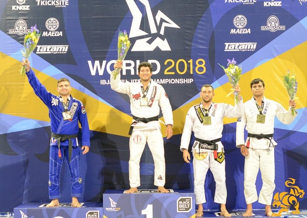 Campeã mundial de jiu-jitsu largou engenharia e viaja o mundo dando aulas -  10/04/2019 - UOL Esporte