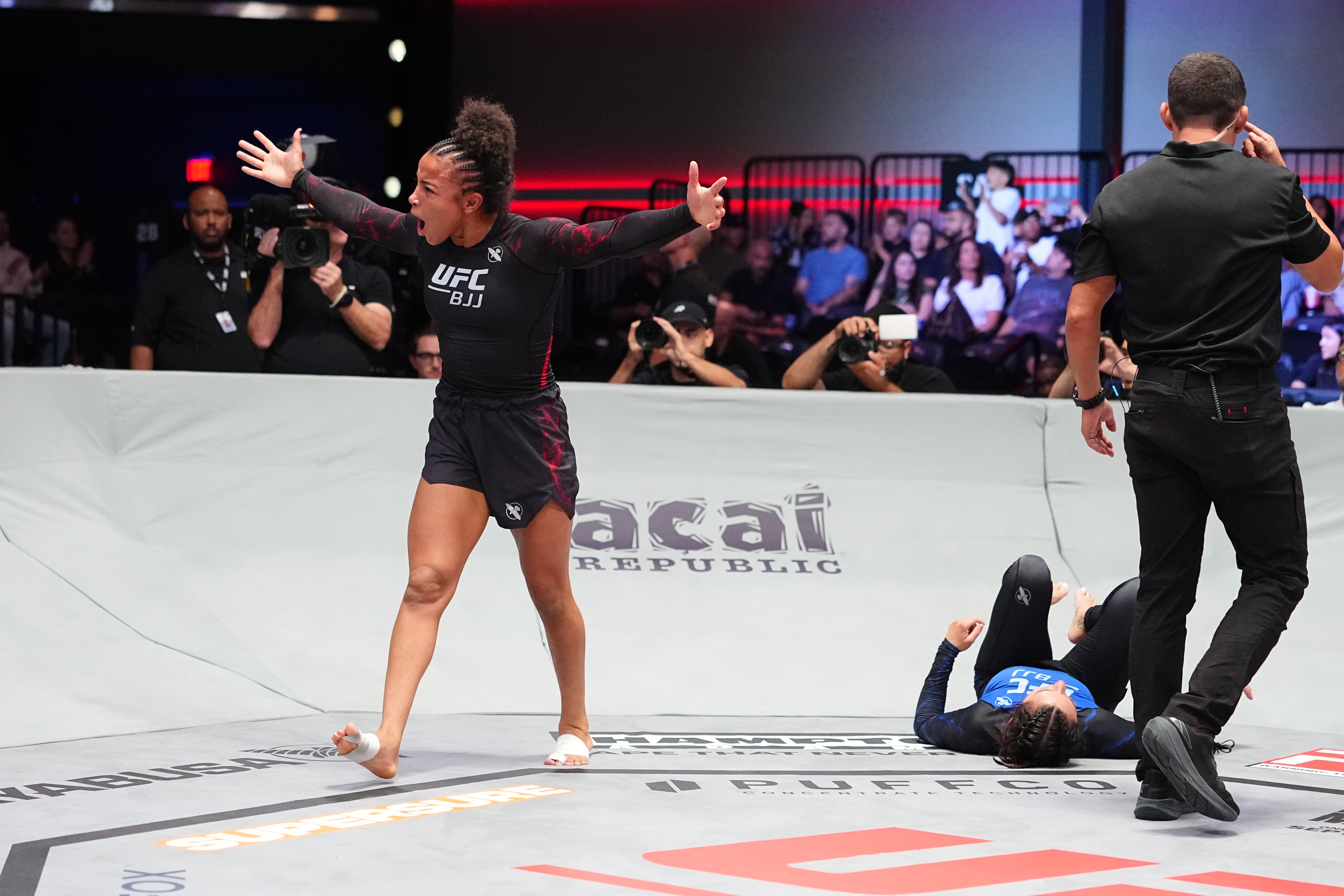 UFC BJJ 12: Cássia Moura busca duplo cinturão em luta com australiana em outubro