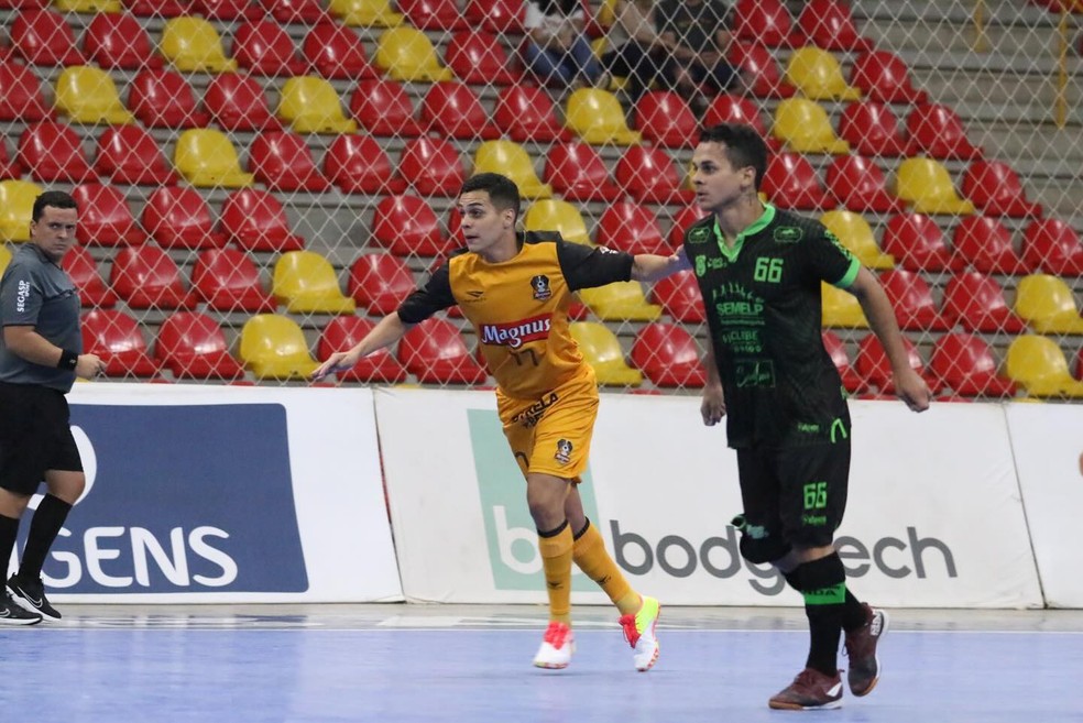 Leozinho, do Magnus Futsal, vence pela segunda vez prêmio de melhor jogador  jovem de futsal do mundo – FPFS