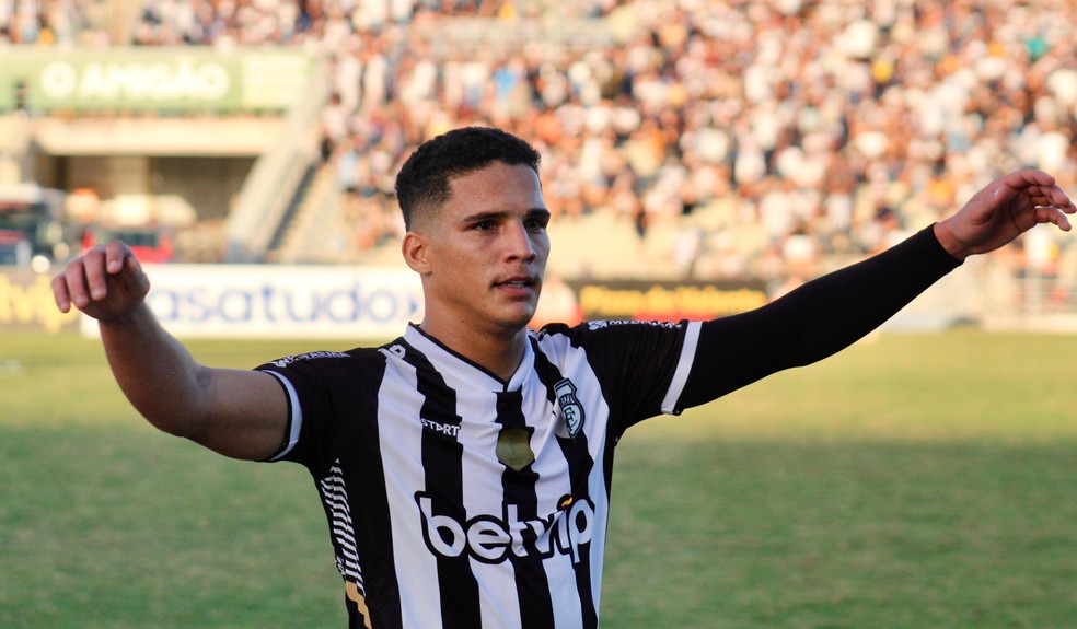 Sem chances no Flamengo, Thiaguinho tem brilhado com a camisa do Treze na temporada