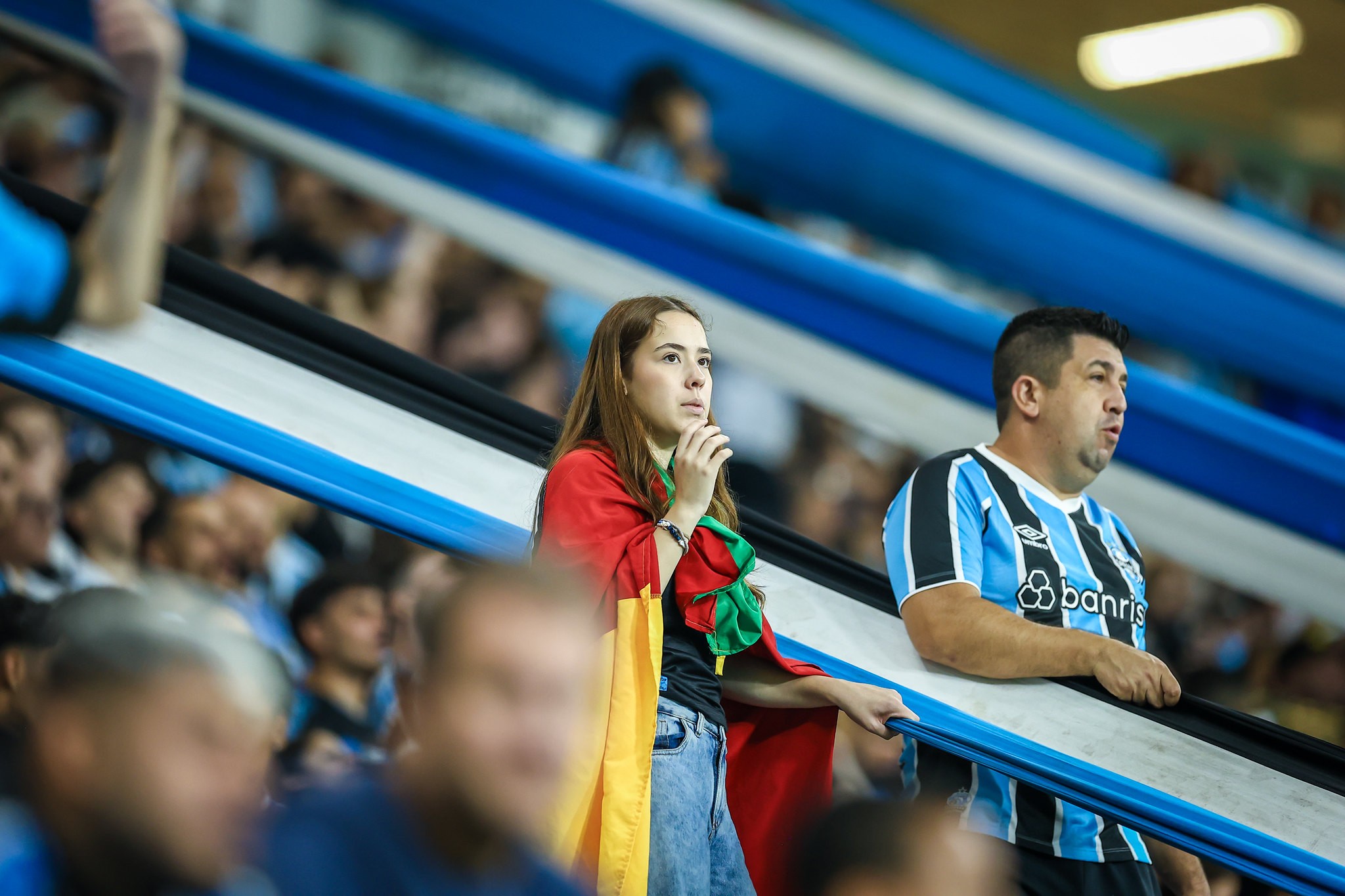 Gremistas demonstram insatisfação com equipe e público chega a apenas 12 mil pessoas