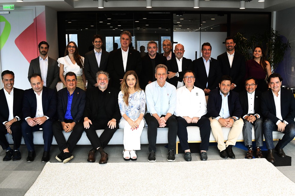 Presidentes dos clubes da Liga se reúnem na sede da Globo, em São Paulo — Foto: Marcos Ribolli