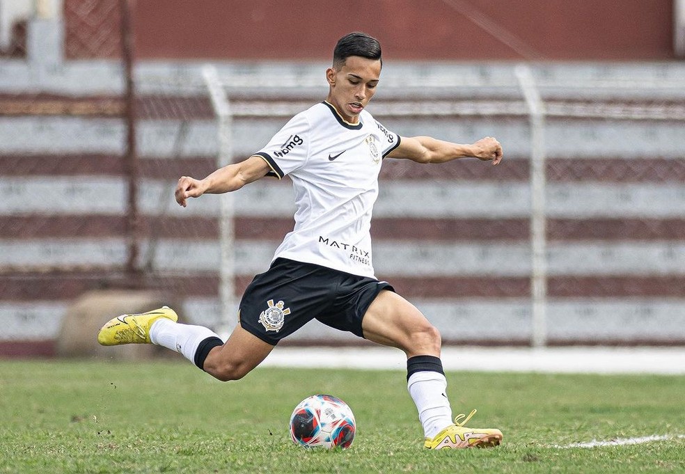 Guilherme Pellegrin tem se destacado na base do Timão — Foto: Reprodução/Instagram
