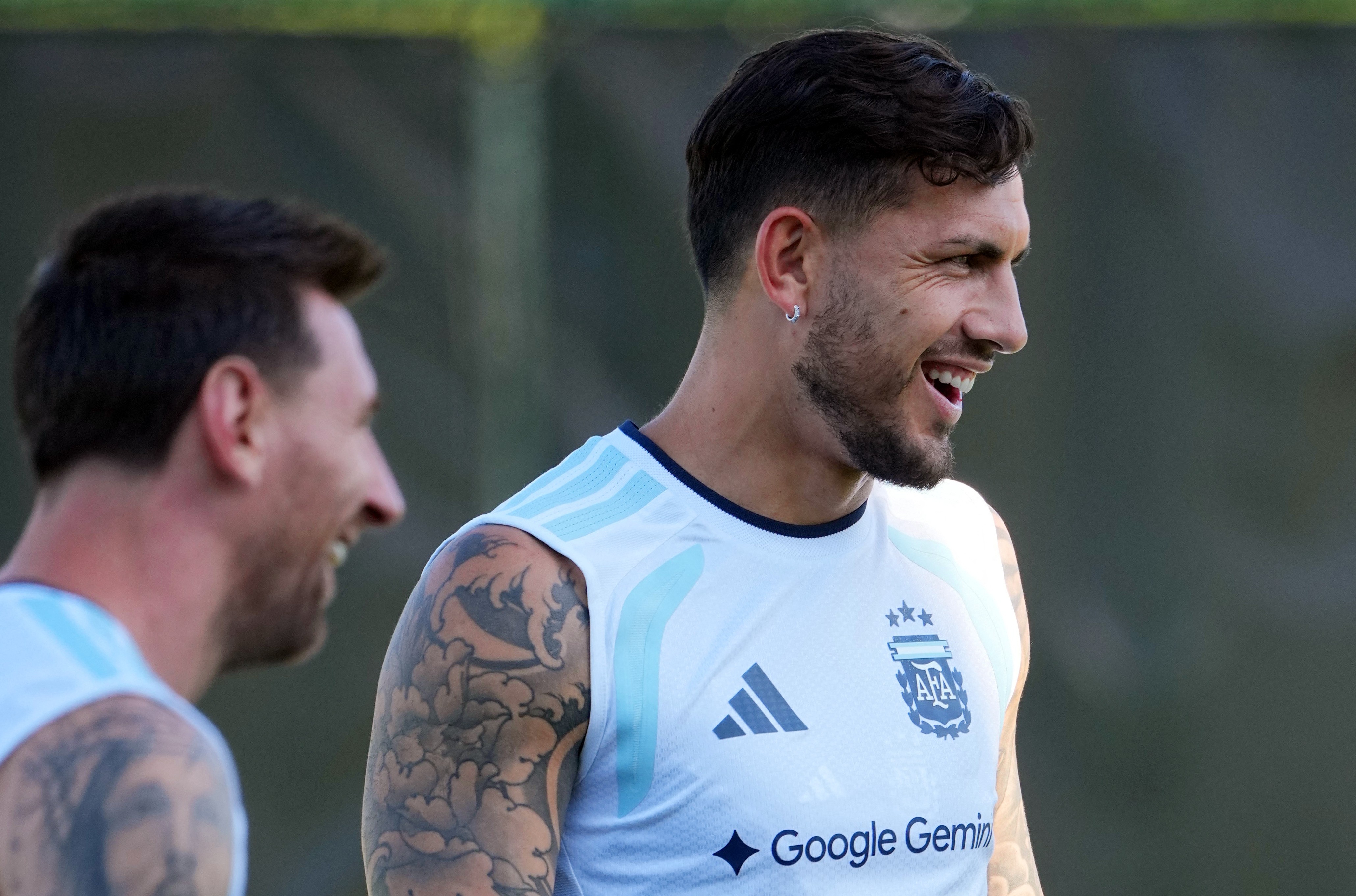 Paredes, da Argentina, comenta eliminação do Brasil na Copa: "Não me surpreendeu"