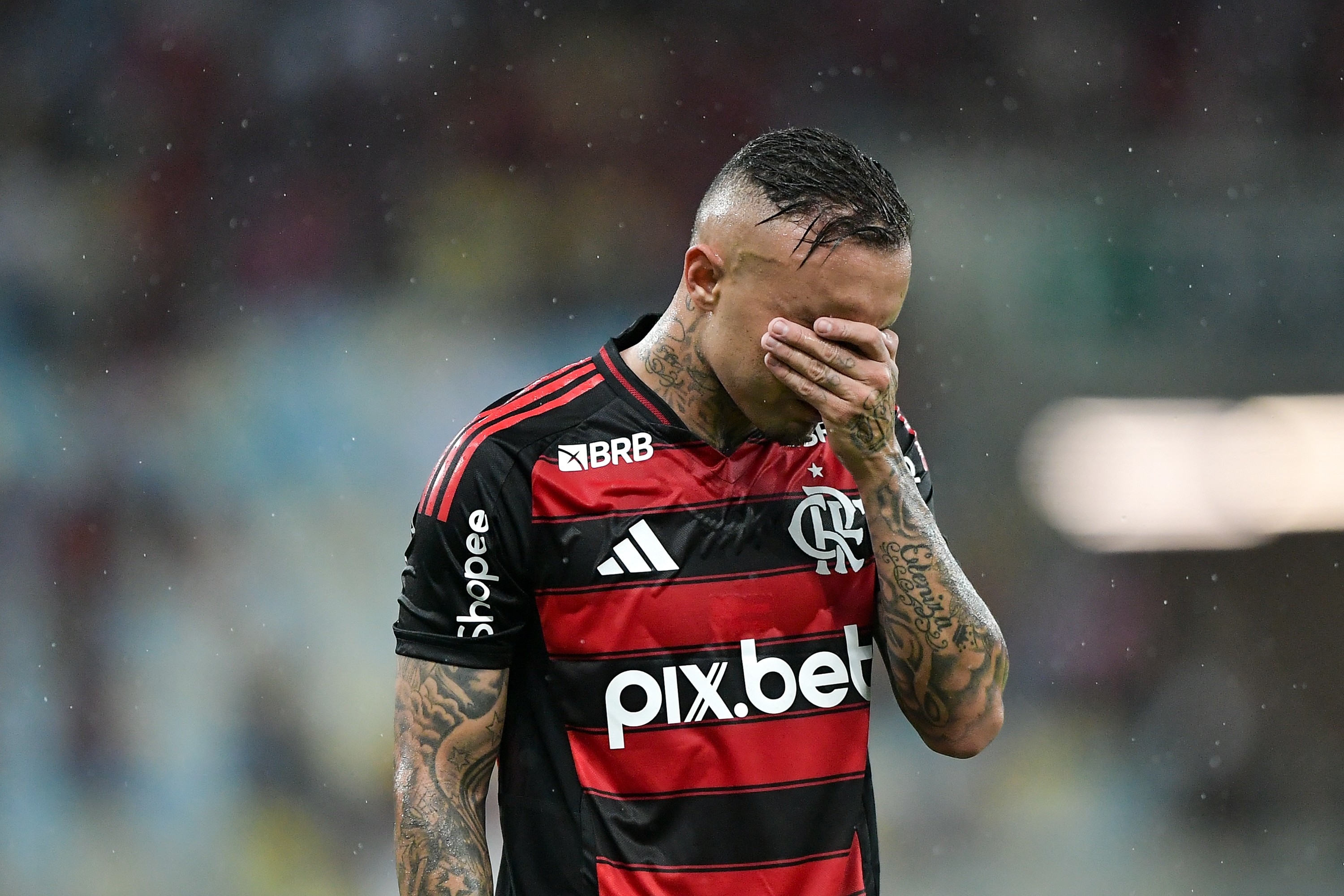 Cebolinha desfalcará Flamengo na semifinal contra Vasco devido a lesão na coxa