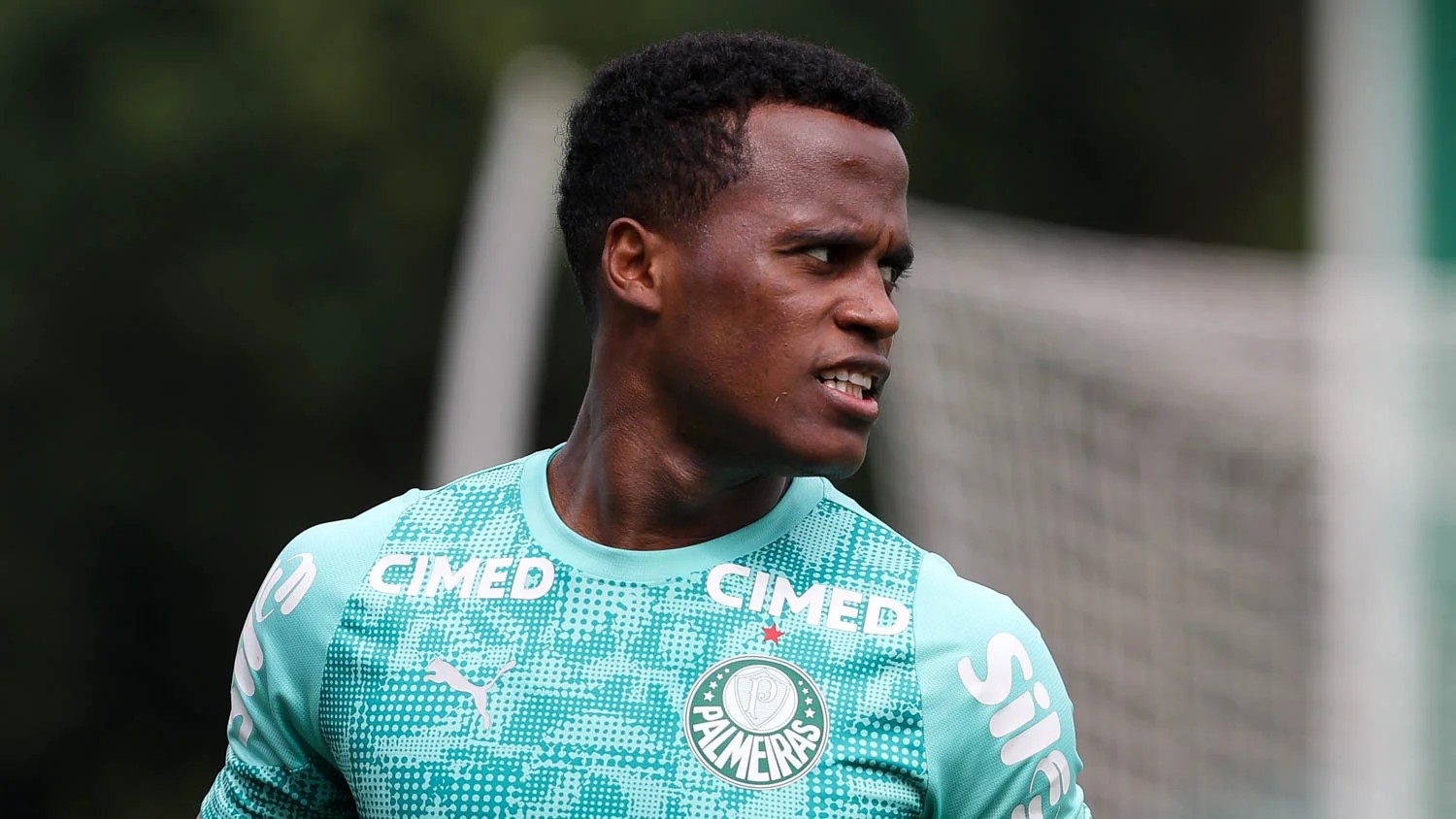 Arias Retorna ao Palmeiras; Vitor Roque Foca em Treinamento Específico