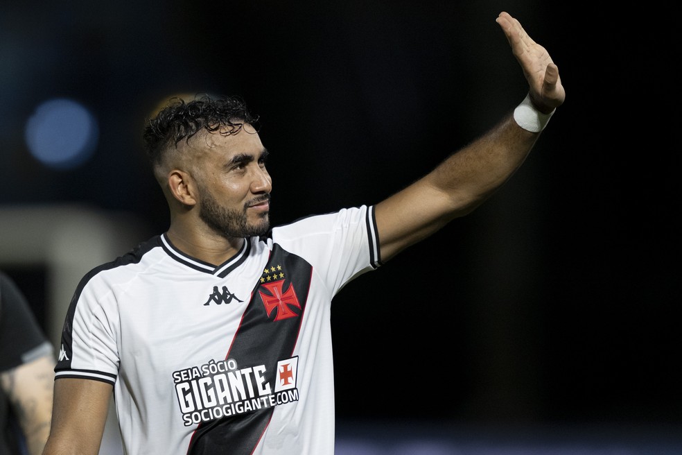 Payet em a��o pelo Vasco em S�o Janu�rio � Foto: Jorge Rodrigues/AGIF