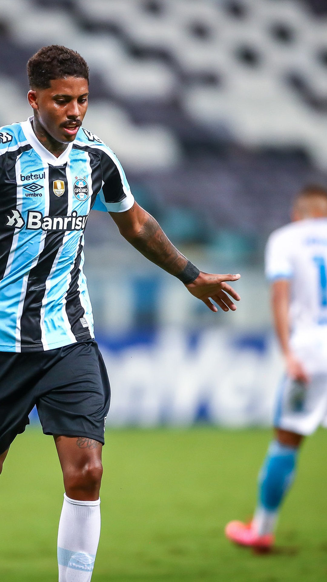 Emprestado pelo Grêmio, Wesley Pombo acerta ida ao Coritiba