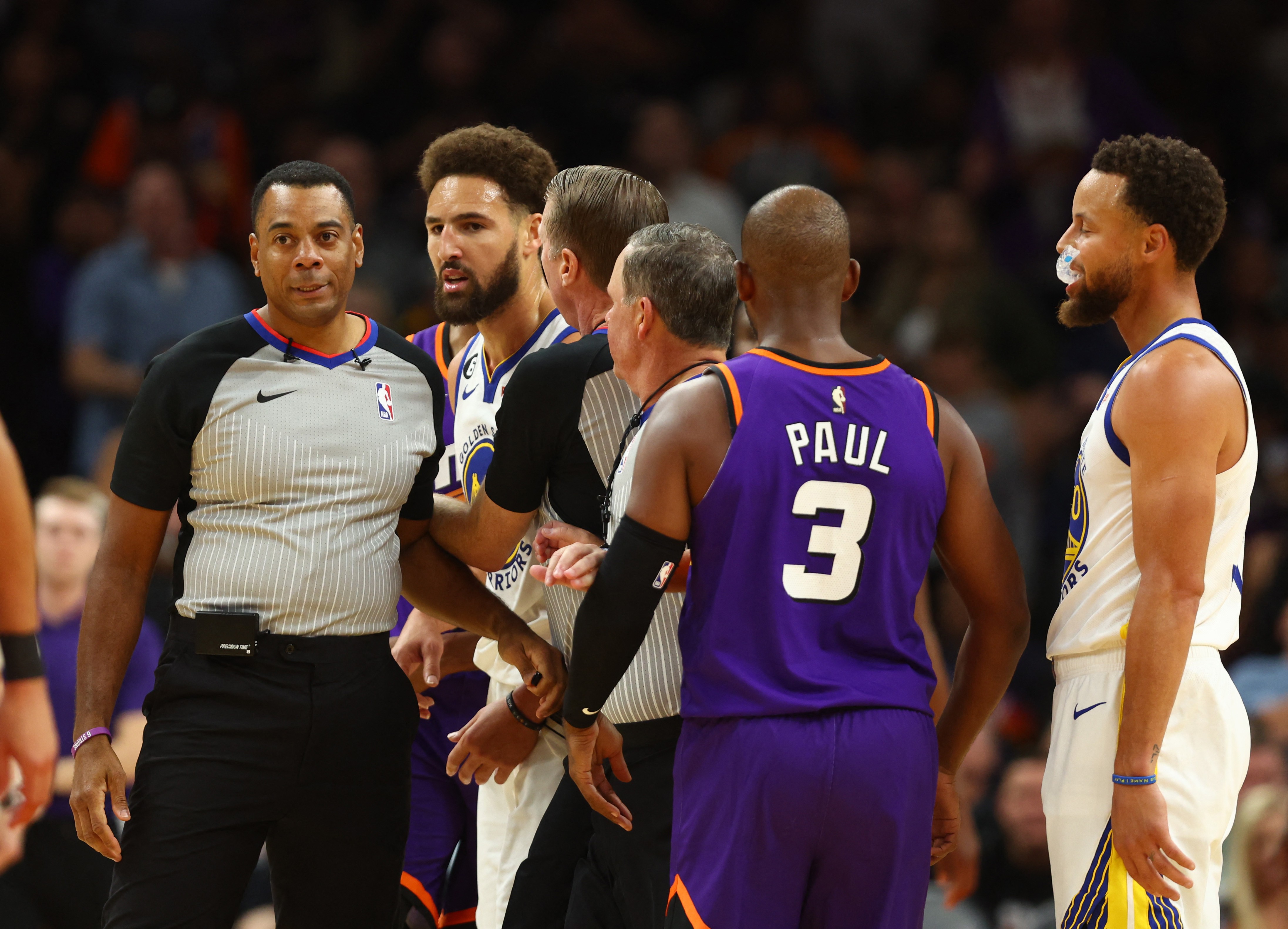 Devin Booker ameniza confusão: 