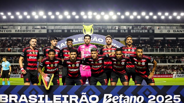 Flamengo posado antes do jogo contra o São Paulo, na Vila Belmiro
