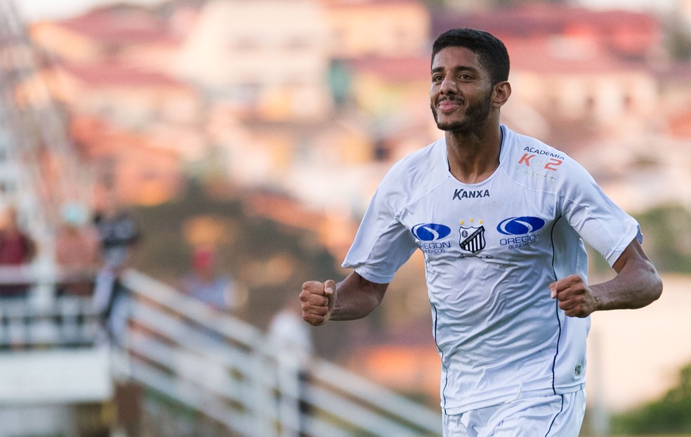 Lincom em ação pelo Bragantino — Foto: Fabio Moraes/Futura Press