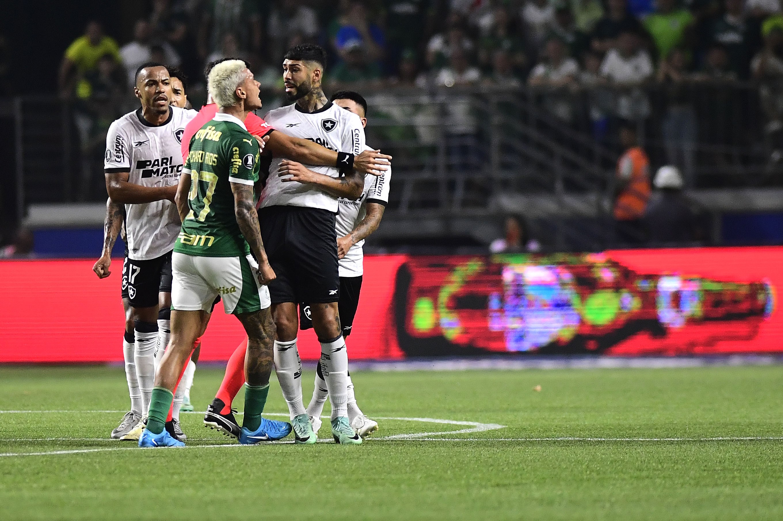 VENCE NOVAMENTE? Palmeiras supera Botafogo em histórico de duelos mata-mata: confira os duelos