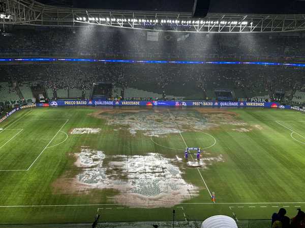 Granizo prejudica gramado e atrasa clássico entre Palmeiras e Corinthians no Brasileirão