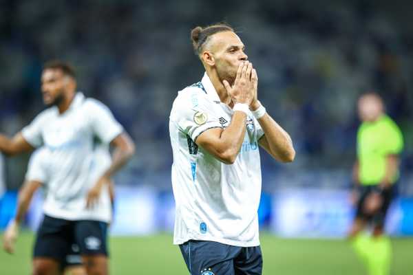 ADEUS DO ARTILHEIRO? Segundo jornal, gigante da Espanha tem interesse em Braithwaite
