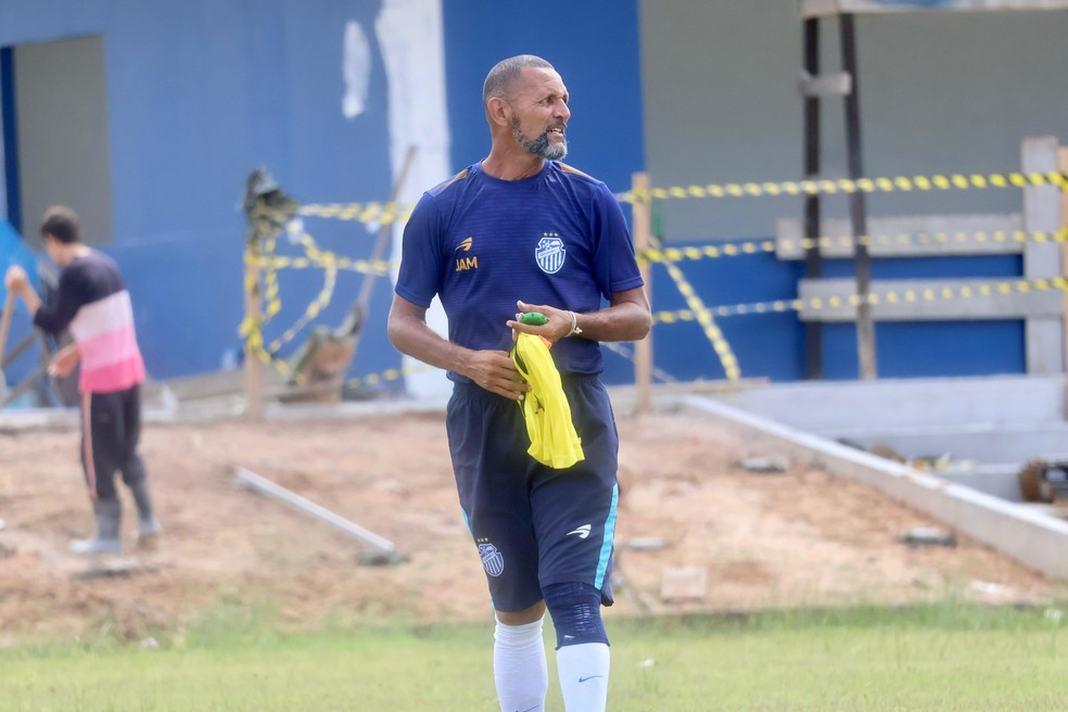 S&eacute;rgio Duarte, t&eacute;cnico do S&atilde;o Raimundo &mdash; Foto: Lucas Marinho/S&atilde;o Raimundo