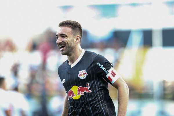 Chegada de Léo Ortiz ao Rio: Flamengo busca regularização para semifinal do Carioca.