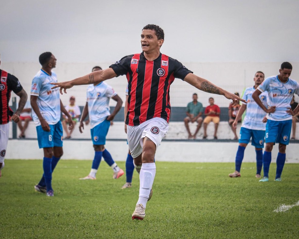 Talisson Cauã fez o gol do Santa Cruz de Natal diante do QFC — Foto: Santa Cruz FC