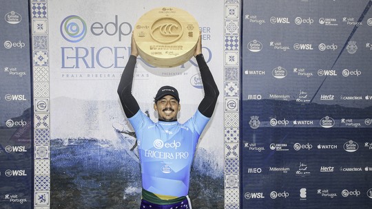 Samuel Pupo é campeãobetfair corrida de cavalosEriceira e assume liderança do Challenger - Foto: (Laurent Masurel/World Surf League)