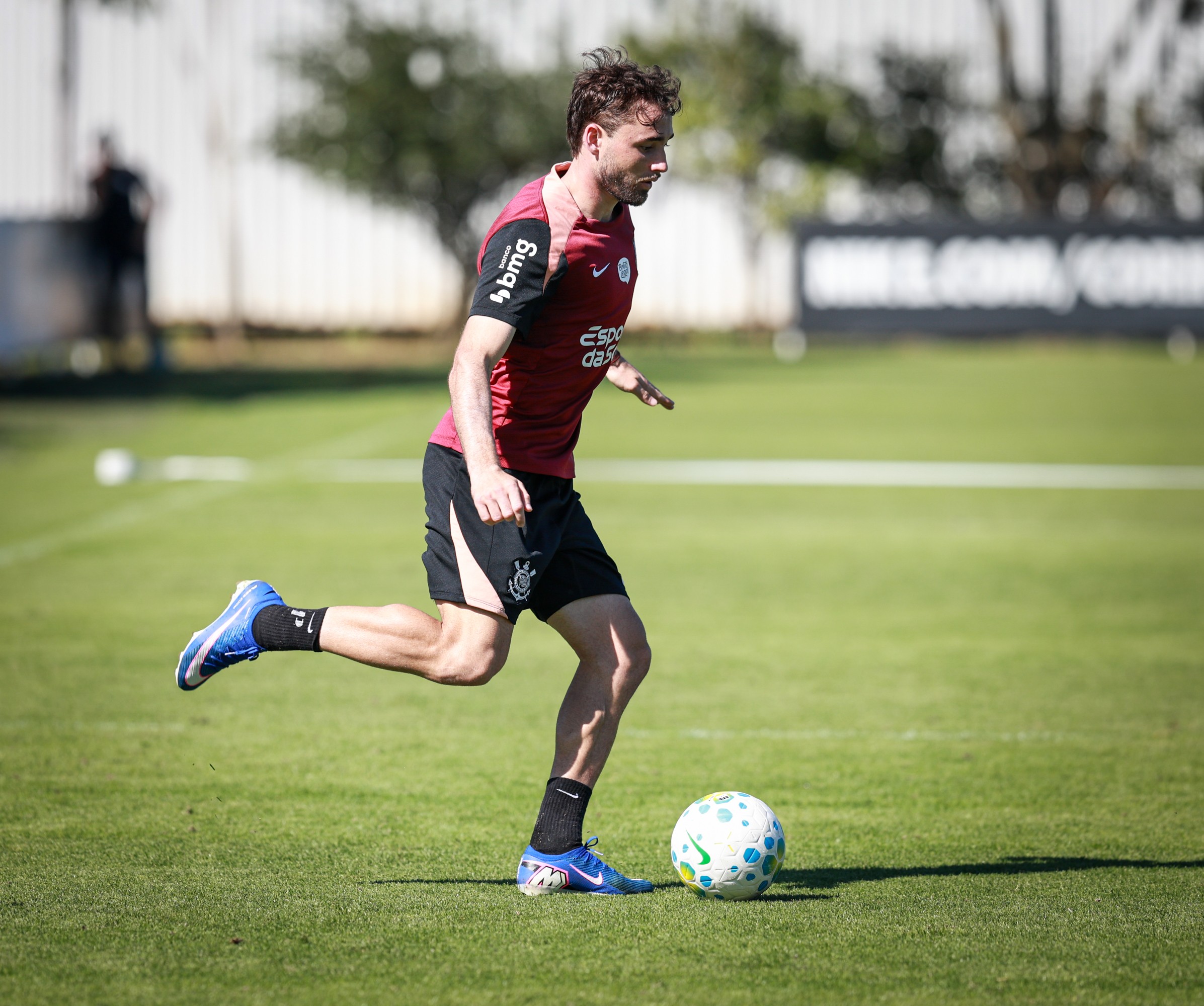 Corinthians recusa proposta do Argentinos Juniors pelo lateral Pedro Milans
