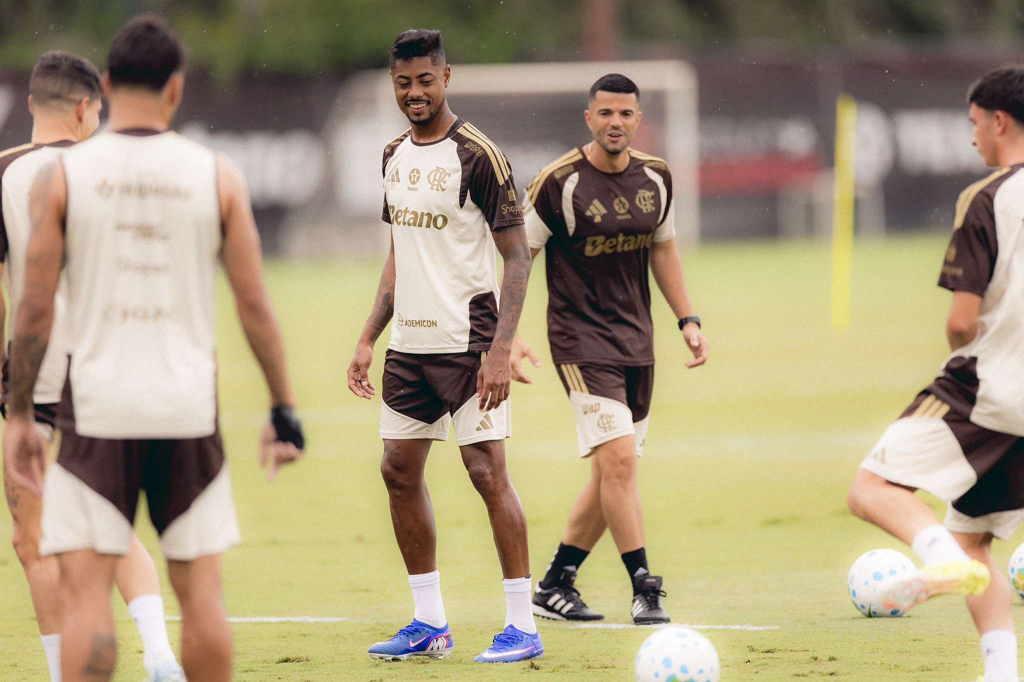 Bruno Henrique Completa Treino e Está Pronto para Reestreia Contra o Bragantino