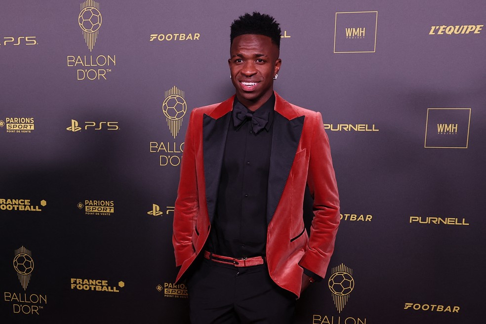 Vini Jr Vinicius Junior esteve na festa de gala da Bola de Ouro 2023 — Foto: Franck Fife/AFP
