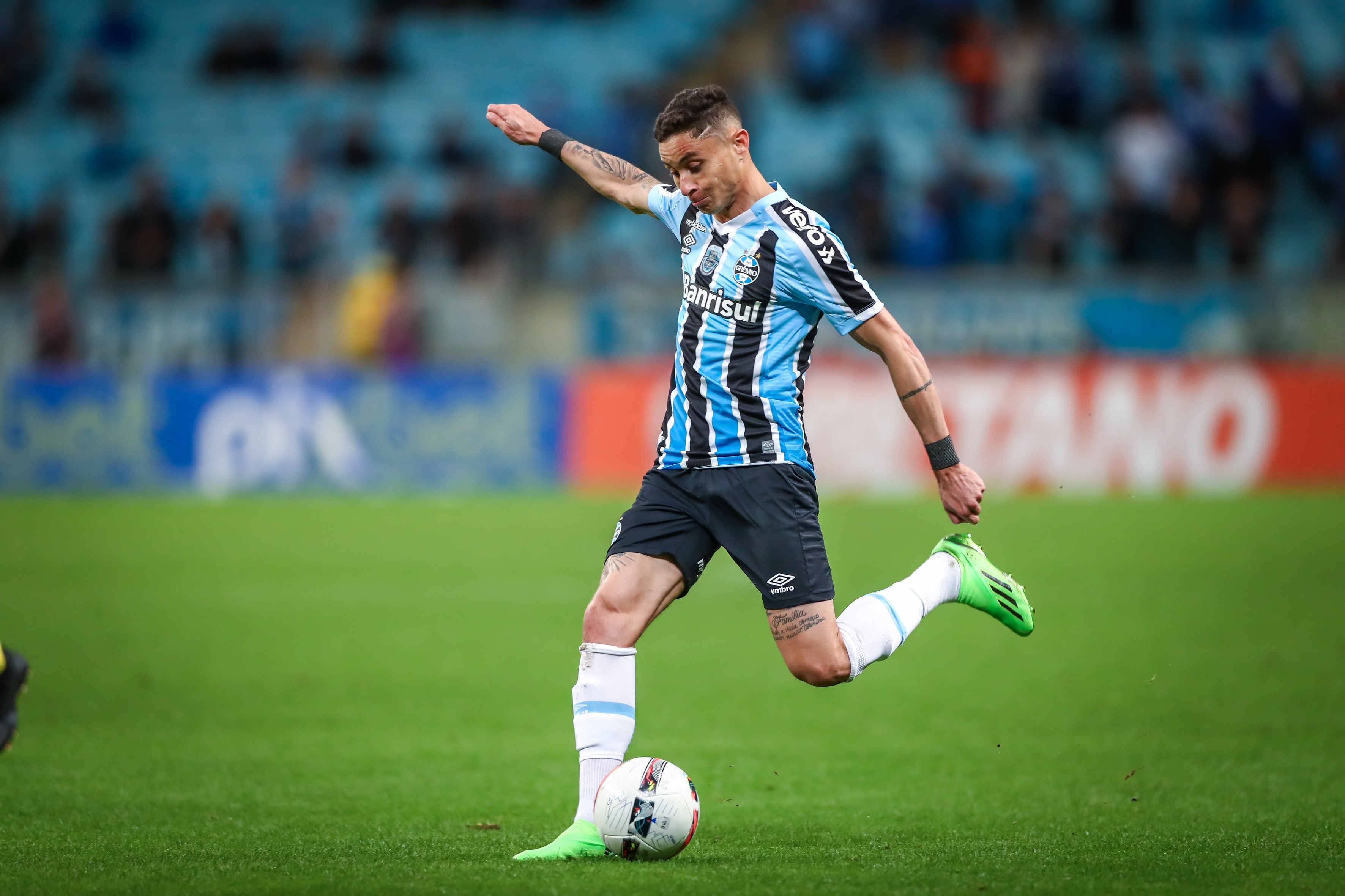 Juventude contrata lateral ex-Grêmio e Palmeiras | Ge