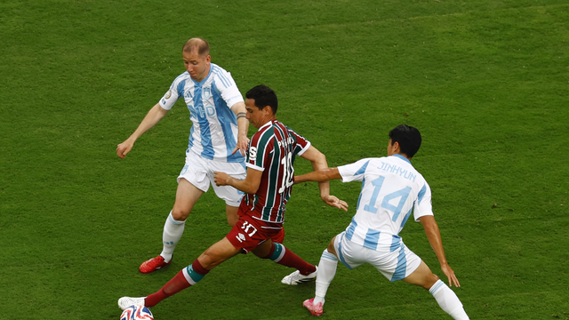 Ganso, Bojanic e Lee Jin-Hyun em Fluminense x Ulsan HD